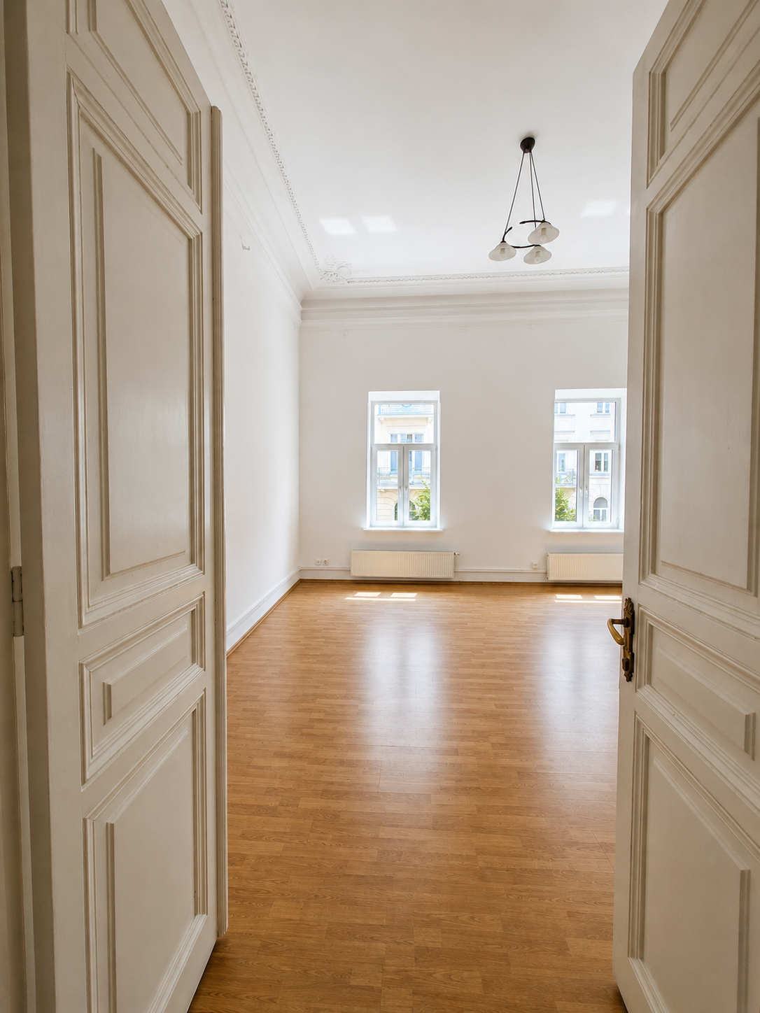 Lokal usługowy na wynajem – ul. Szlak 10 – 75 m²